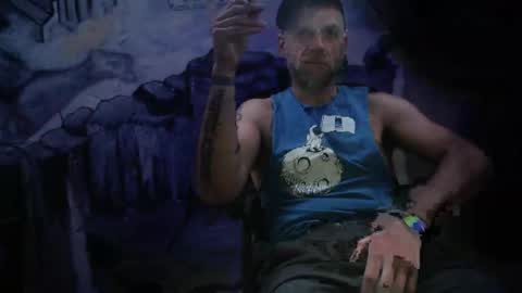 Snapshot of justinmoore1987 chatting on December 24, 11:49 am justinmoore1987 online show from December 24, 11:49 am