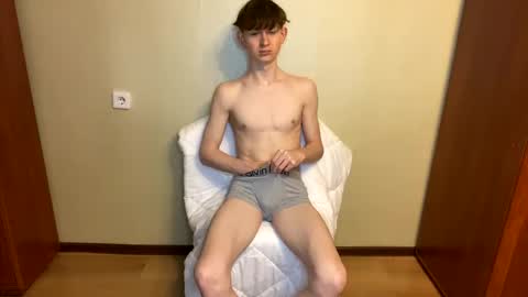 Snapshot of k1tty_b0y chatting on December 16, 3:40 am k1tty b0y online show from December 16, 3:40 am