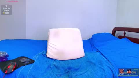 Thomas online show from March 25, 11:42 pm