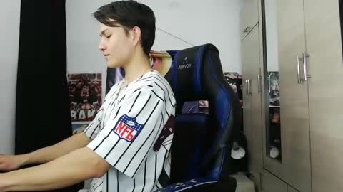 andres online show from February 26, 12:17 pm