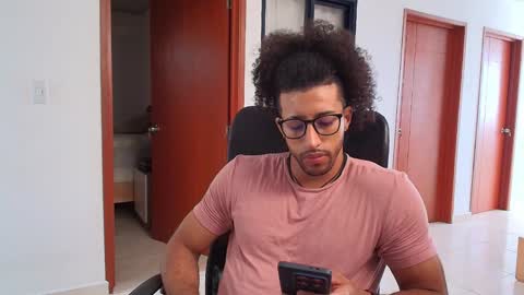 Snapshot of kaurilop chatting on December 30, 2:08 pm Kauri Lop online show from December 30, 2:08 pm
