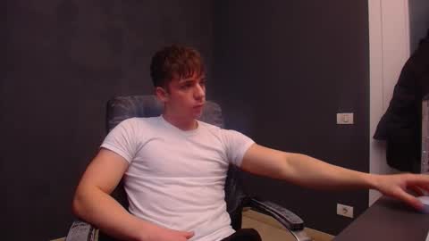 KellenWest online show from December 18, 11:28 am