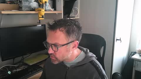 Snapshot of kelvin06133 chatting on March 6, 9:47 am kelvin06133 online show from March 6, 9:47 am