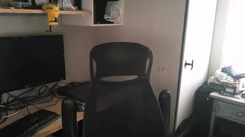 Snapshot of kelvin06133 chatting on February 11, 1:41 pm kelvin06133 online show from February 11, 1:41 pm