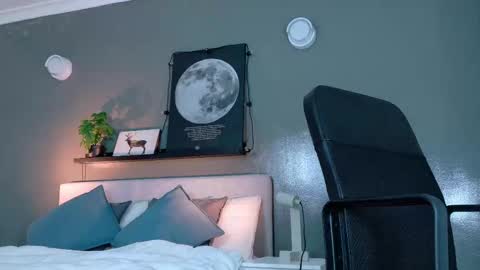   online show from October 25, 11:34 am