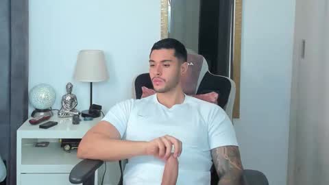 ken_mailik online show from March 4, 7:43 pm