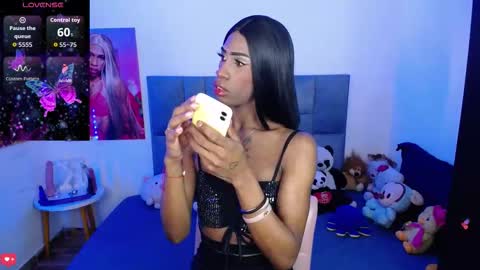 Snapshot of kendallgil_ chatting on October 15, 5:48 am G I L online show from October 15, 5:48 am