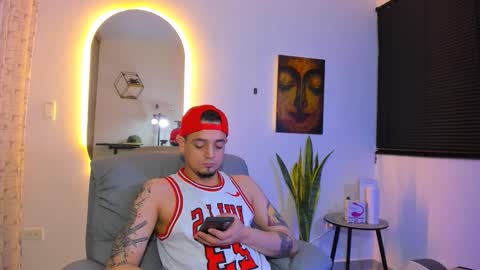 kendel_dimitri online show from February 21, 6:36 am