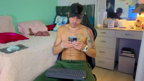 Chriss Morales online show from October 28, 2:03 am