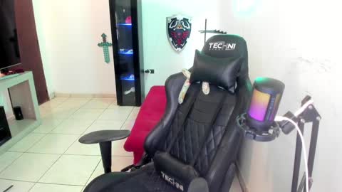 Kevin online show from December 14, 11:45 pm