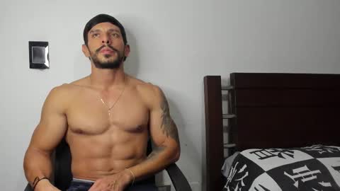 kevin_malone22 online show from January 11, 2:37 am