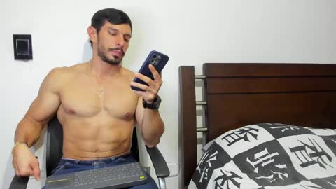 kevin_malone22 online show from April 1, 2:13 am