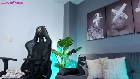 kevin montoya online show from December 27, 1:00 am