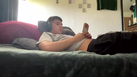 kevinderon1 online show from April 24, 11:40 pm