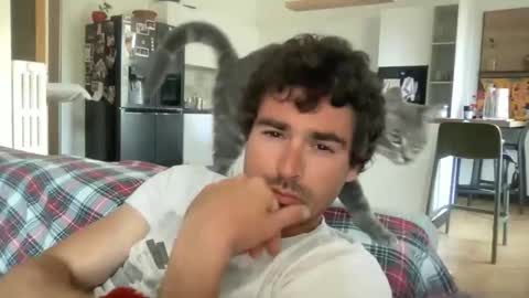 kevinpillobello online show from April 18, 3:46 pm