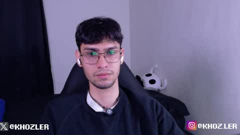 khozler_ online show from February 22, 4:03 am