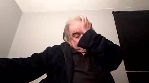 Snapshot of kickinme chatting on March 10, 5:11 am KICKINME online show from March 10, 5:11 am