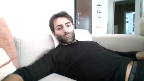 kikkus01 online show from November 8, 12:30 pm