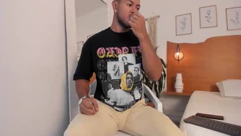 Kilua Muscle guy online show from January 8, 9:42 pm