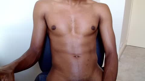 Snapshot of kinda_horny_right_now chatting on February 12, 7:02 am Isaac online show from February 12, 7:02 am