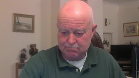 Snapshot of kindahairy4u chatting on January 5, 3:55 pm kindahairy4u online show from January 5, 3:55 pm