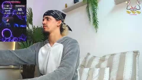 king voy online show from September 12, 9:04 pm