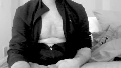 kingindisguise69 online show from February 15, 5:39 pm