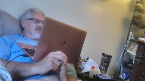 kingtongue10 online show from July 9, 11:08 pm