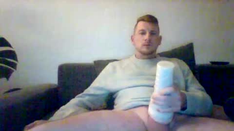 kinkylionboy online show from December 4, 8:49 pm