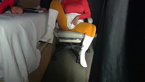 kinkypantyhoseman online show from August 8, 6:42 am