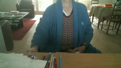 kisslog1 online show from October 4, 7:35 am