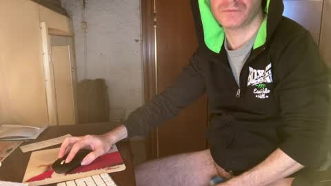 kissofbanned1983 online show from March 31, 2:41 pm