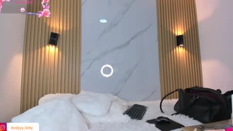 kitty_gill online show from January 22, 11:12 am