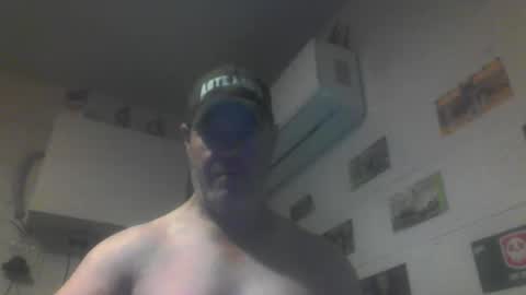kiwiguy19773 online show from May 4, 7:21 am