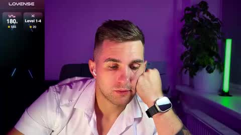 Snapshot of kochka25 chatting on September 30, 4:10 pm Sweet boy online show from September 30, 4:10 pm