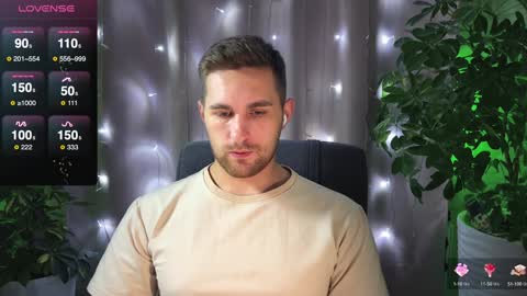 Snapshot of kochka25 chatting on February 5, 11:39 pm Sweet boy online show from February 5, 11:39 pm