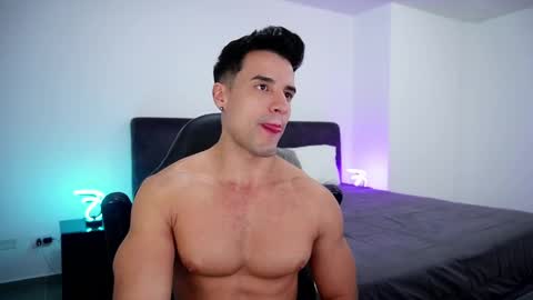 Snapshot of krops_ chatting on February 26, 3:19 pm KROPS online show from February 26, 3:19 pm