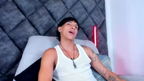Kroy Wave  Muscle Tattoos Latino online show from August 9, 3:23 am