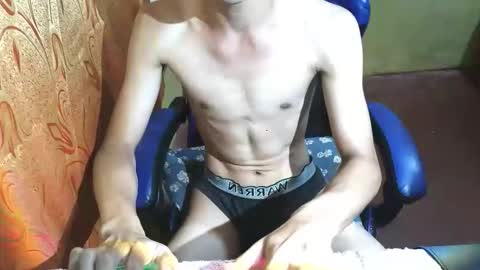 kurtxxx07 online show from December 16, 1:12 am