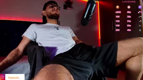 kuzzcoo online show from October 28, 2:47 am