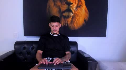 Snapshot of kyle_smithx chatting on December 5, 12:52 am kyle Smith online show from December 5, 12:52 am