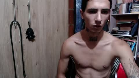 kyleer77 online show from April 24, 6:54 pm