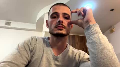 kyravee online show from October 7, 9:52 pm