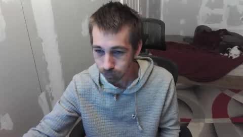 l1v1nth3dr3am online show from September 15, 8:26 am