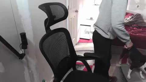 l1v1nth3dr3am online show from October 24, 2:57 am