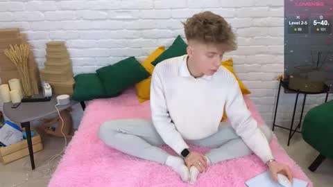 Lanny online show from February 22, 8:37 pm