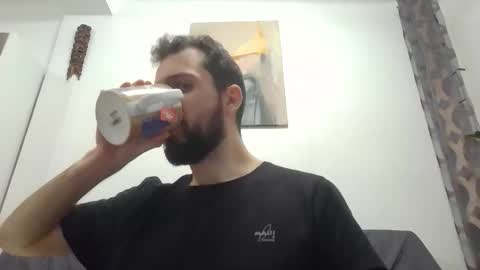 laraaan online show from January 7, 7:30 pm