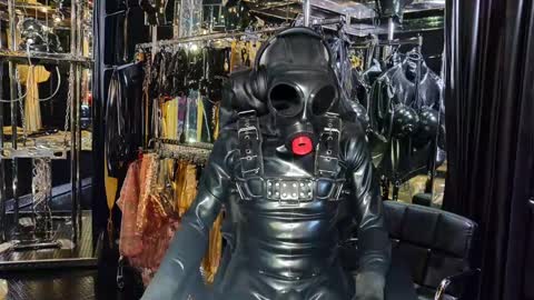 latexlover202 online show from February 2, 10:17 pm