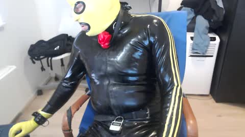 latexslaafboy online show from March 10, 7:11 am