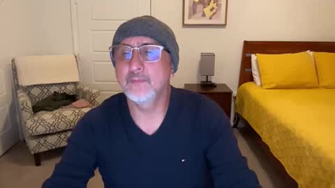 QS - INDEPENDENT MODEL online show from October 29, 5:10 am